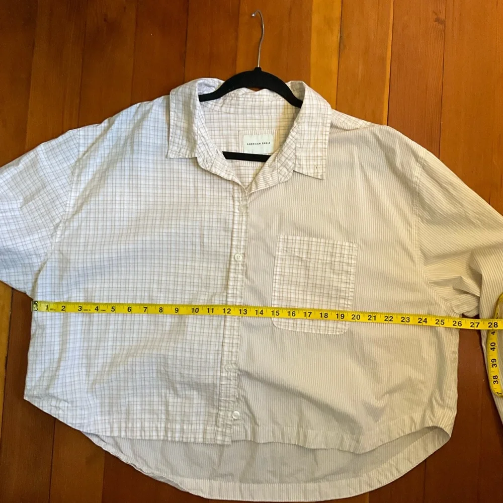 American Eagle Cropped Plaid Button-Up Shirt - Picture 4 of 5